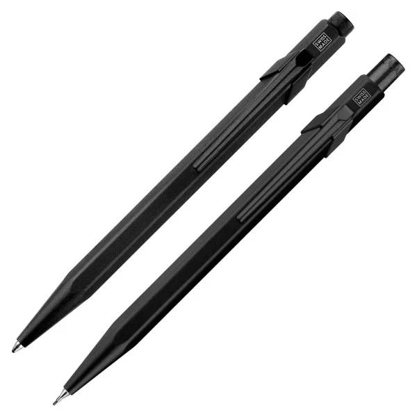 Caran d'Ache 849 Black Code Set Balpen en Vulpotlood - 51Dnspod | Smaakvolle damp – Verzendkosten vrij vanaf 40€